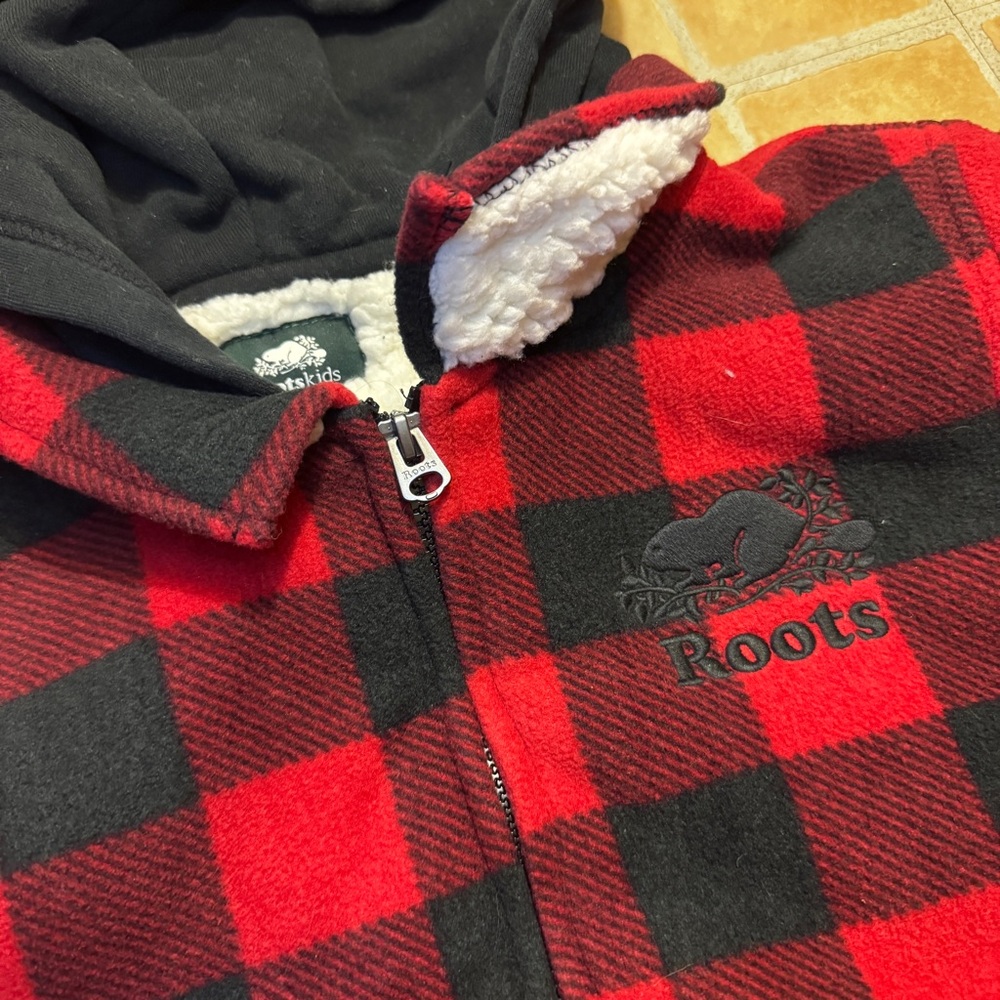Roots Red Buffalo Plaid Sherpa Hooded Jacket Kids XXL Fits Women’s Small. - Picture 2 of 6